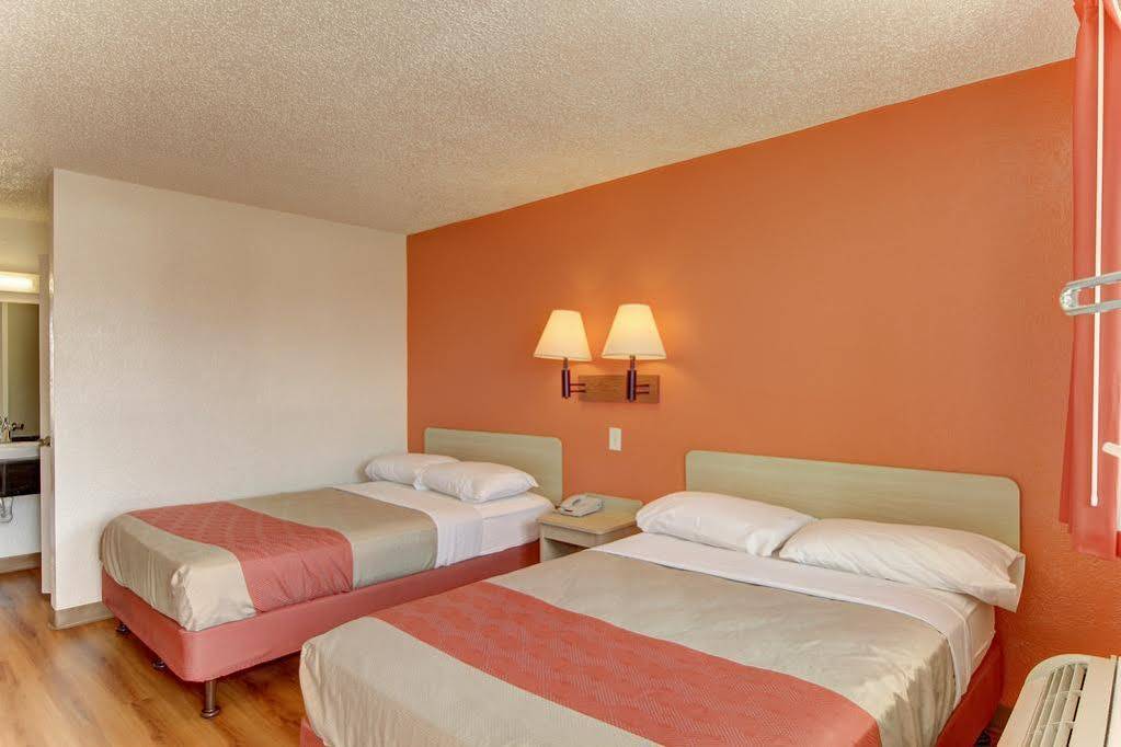 Red Roof Inn San Antonio Northeast - Rittiman Rd Екстериор снимка