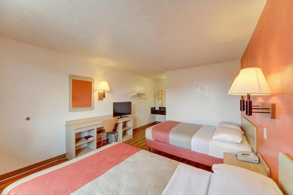 Red Roof Inn San Antonio Northeast - Rittiman Rd Екстериор снимка