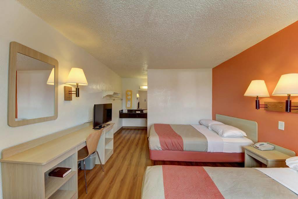 Red Roof Inn San Antonio Northeast - Rittiman Rd Екстериор снимка