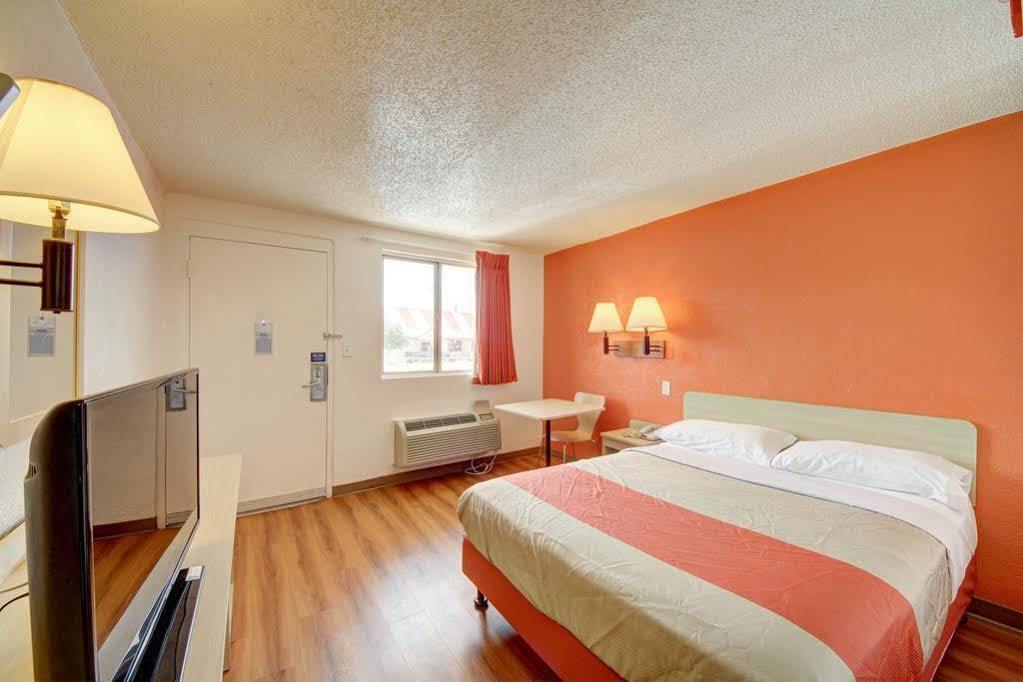 Red Roof Inn San Antonio Northeast - Rittiman Rd Екстериор снимка