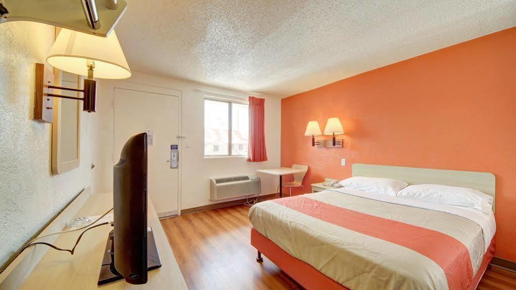 Red Roof Inn San Antonio Northeast - Rittiman Rd Екстериор снимка